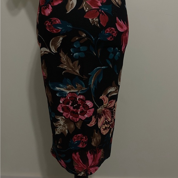 Two Piece Floral Set - Picture 8 of 10